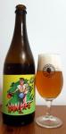 Vagabund - Yankee 14°, NEIPA lahev a sklenice Vagabund - Yankee 14°, NEIPA lahev a sklenice